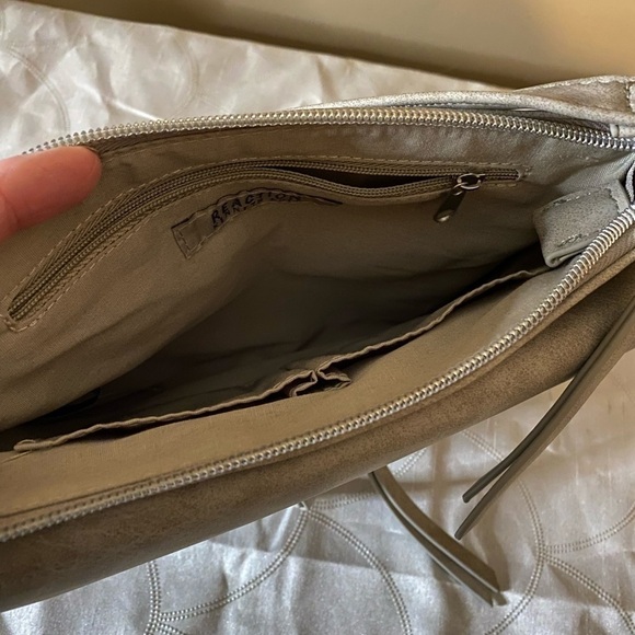 Kenneth Cole Reaction Crossbody Purse - Picture 5 of 10